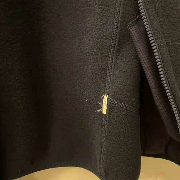 LAST CHANCE Vineyard Vines Boys’ Fleece Vest Size XL (20) - Picture 5 of 7